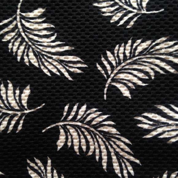 H&M Short Skirt Black Patterned - Picture 3 of 5